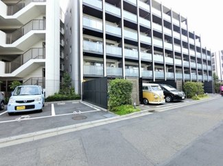 【駐車場】