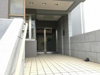 【エントランス】