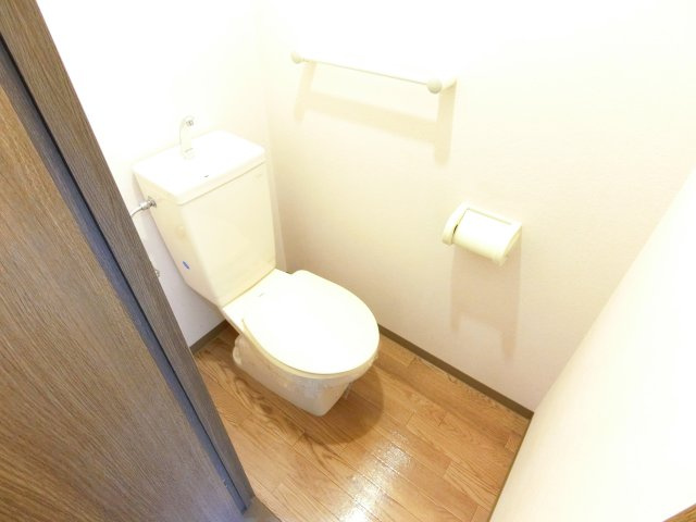 メゾン楠のトイレ|同物件別部屋イメージ写真