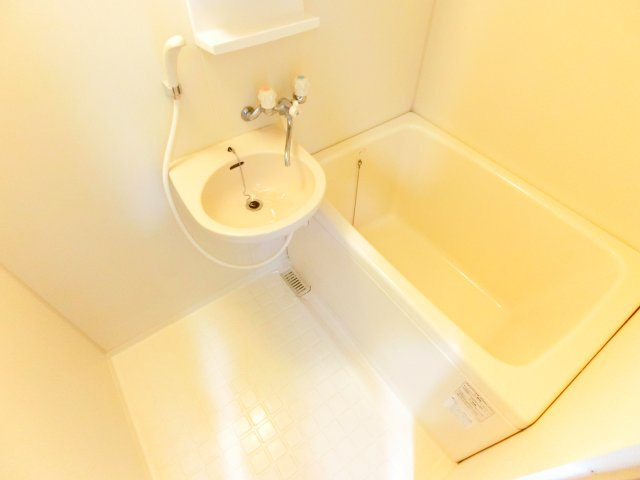 メゾン楠の浴室|同物件別部屋イメージ写真