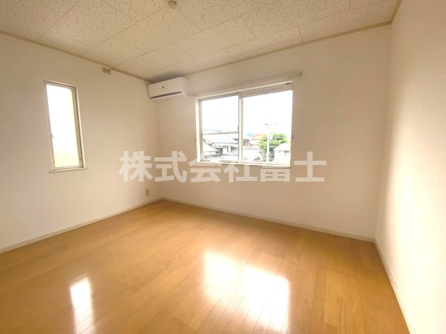 杜ハイツの洋室
