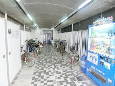 【エントランス】 | レジデンスナガサワ | ゆとりのあるエントランスです