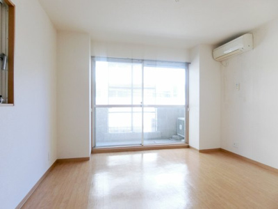 【洋室】 | レジデンスナガサワ | きれいな洋室です