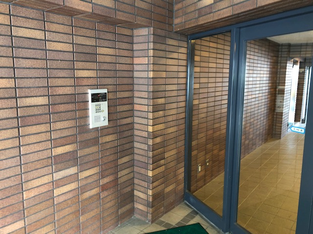 宝塚市口谷東１丁目の賃貸マンションのエントランス|清潔なエントランスです