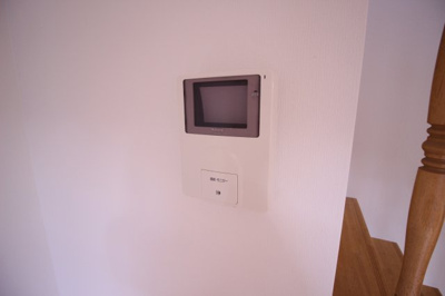 【設備】 | エスポアールナカタニ | ☆TVモニター付きインターホン☆