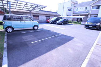 【駐車場】