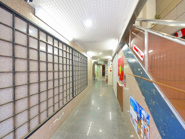 川村ビルのエントランス