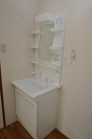 シャトレ三ヶ森IIの独立洗面台|※５０３号室の同タイプ写真添付（現状優先）