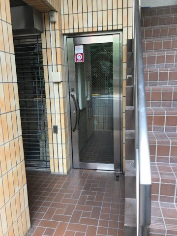 NTビルのエントランス