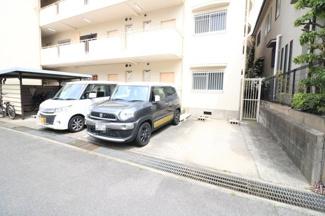 【駐車場】