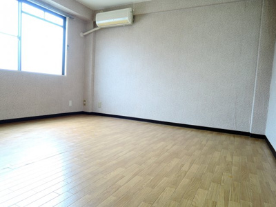 【寝室】 | グリーンピア