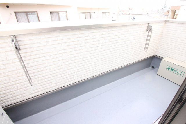 プロパティー高井田のバルコニー