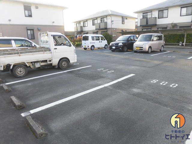 サンライズ稲富の駐車場|カースペースがあります