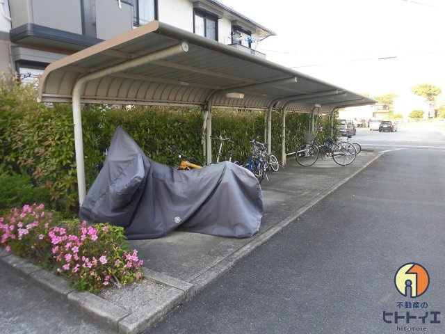 サンライズ稲富のその他共用部分|バイク・駐輪場です