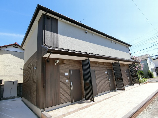 昭島市東町４丁目のアパートの外観