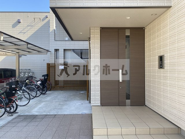 ヘーベルメゾンフュチュールのエントランス|ヘーベルメゾンフュチュール（柏原市大県）