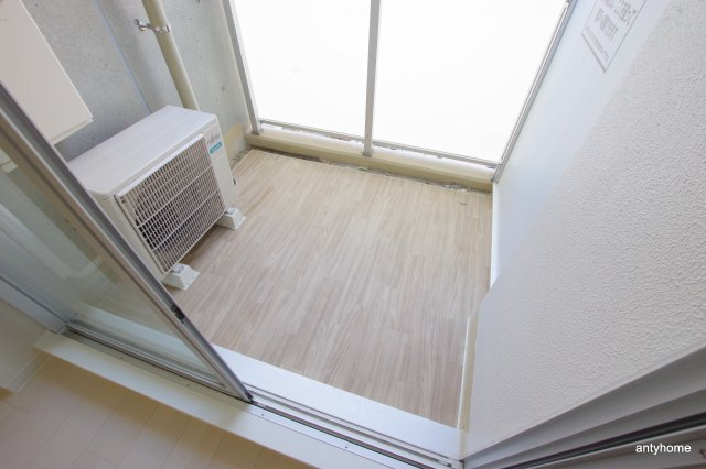 ルーチェ南森町　仲介手数料無料のバルコニー