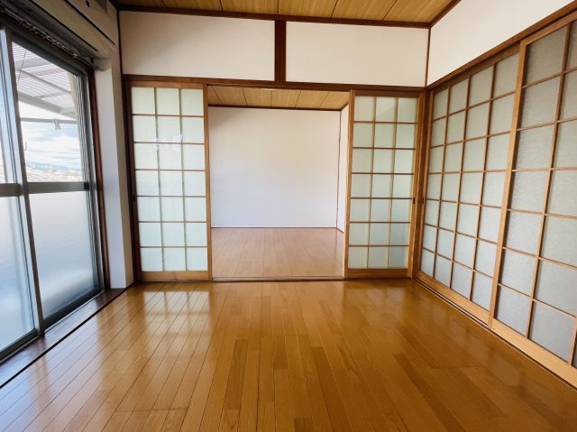 稲毛アパートの居間・リビング