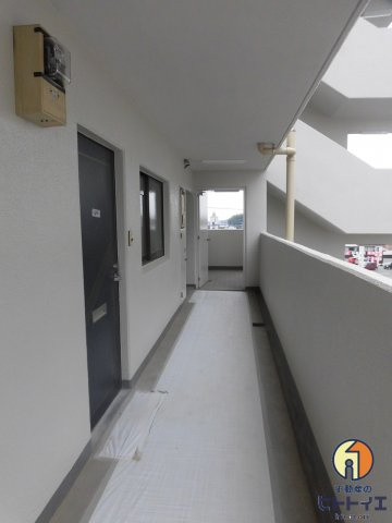 ラブラドールのエントランス|清潔なエントランスです