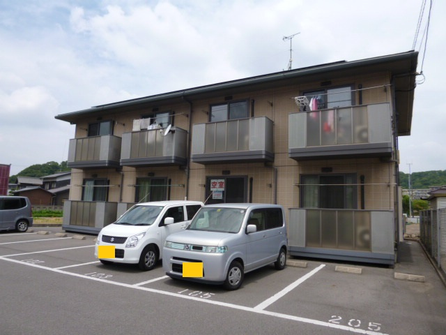 ウィステリアの駐車場
