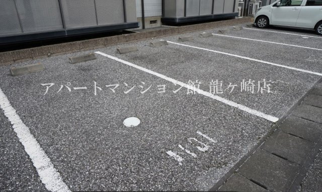 エクセルパレス佐貫Ａ棟の駐車場