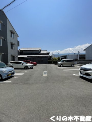 【駐車場】 | ディアコート城東 | 駐車場があるので、車を買う予定の方も安心です