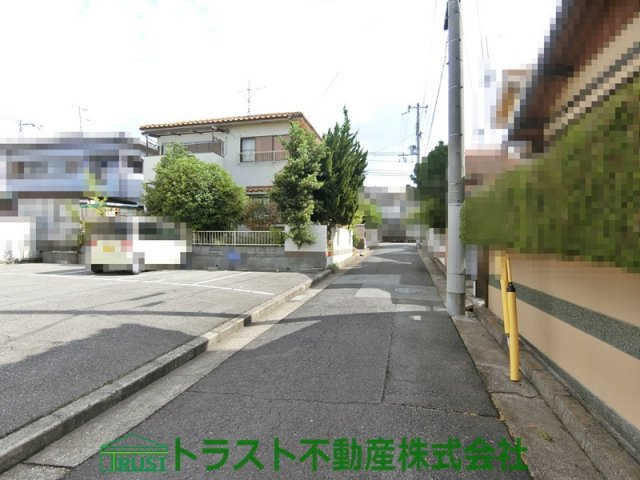 明石市朝霧台　売土地の前面道路含む現地写真