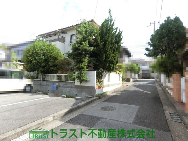 明石市朝霧台　売土地の前面道路含む現地写真