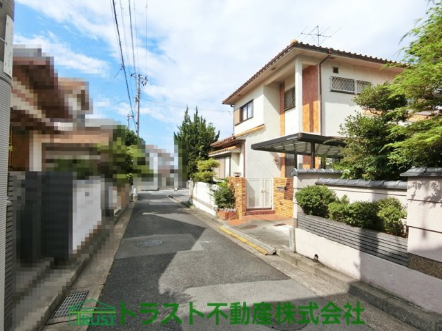 明石市朝霧台　売土地の前面道路含む現地写真