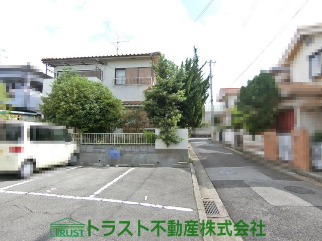明石市朝霧台　売土地の前面道路含む現地写真