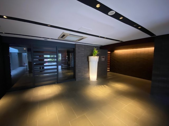 レグノ・スイート三軒茶屋のロビー|レグノ・スイート三軒茶屋