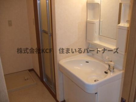 EKビルの洗面所|ゆったりとスペースのある洗面所