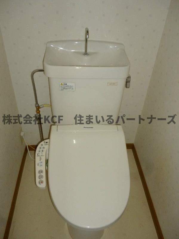 EKビルのトイレ|落ち着いた色調のトイレです