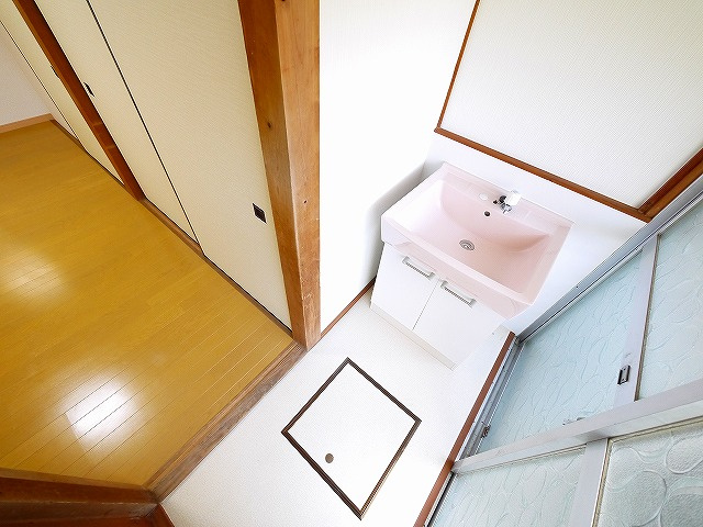 吹角借家の洗面所|使いやすい洗面所です