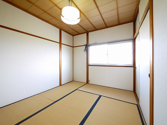 吹角借家の和室|日本らしい落ち着いた雰囲気の和室です