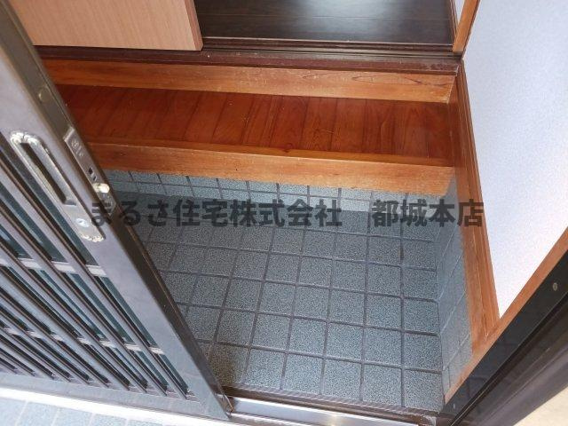 加治屋貸家の玄関