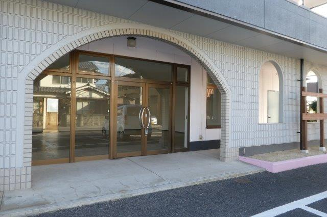総社市清音上中島の店舗事務所の外観