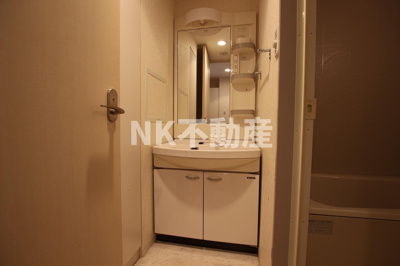 【洗面所】 | 布施ハイライン（布施賃貸） | 忙しい朝には欠かせない洗面所です