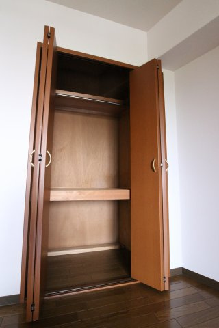 YKハイツ西明石の収納