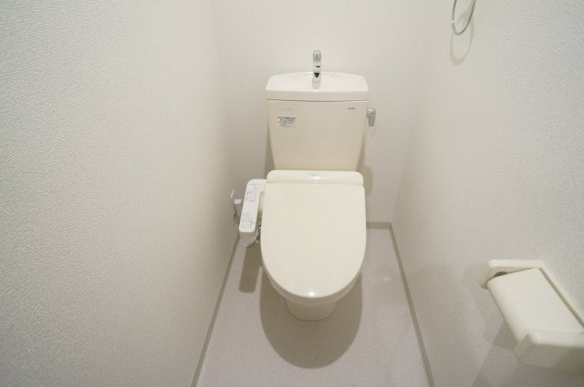 アンプルールフェールエタンセルマン昆陽のトイレ|参考、同建物・反転間取りの号室