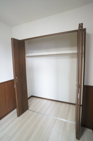 アンプルールフェールエタンセルマン昆陽の収納|参考、同建物・反転間取りの号室