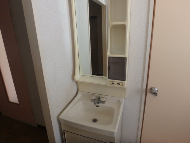 ウエストヒルの独立洗面台