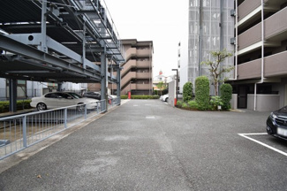 【駐車場】