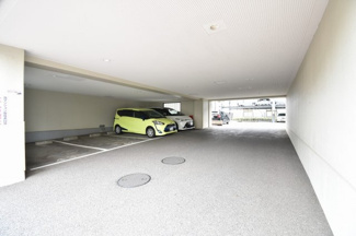 【駐車場】