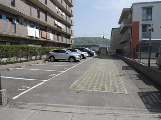 【駐車場】 | グランドアビタシオン村上の駐車場