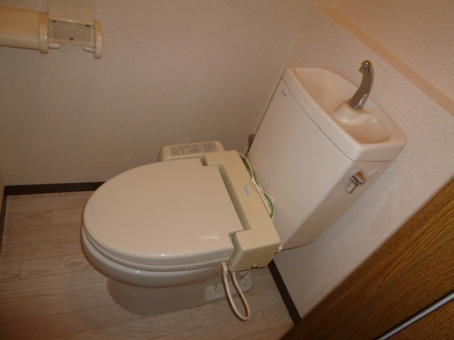 倉敷市神田３丁目の賃貸マンションのトイレ|シャワー付きトイレ