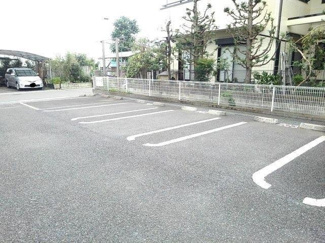 【駐車場】