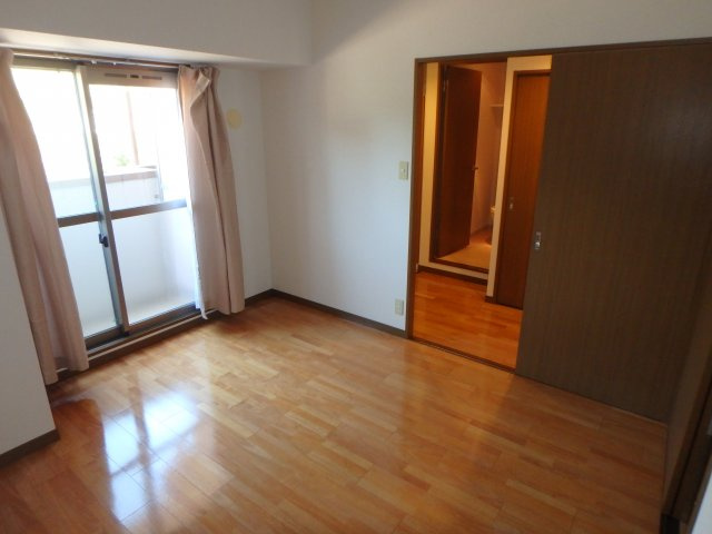 パークサイド雁宿1号館の洋室