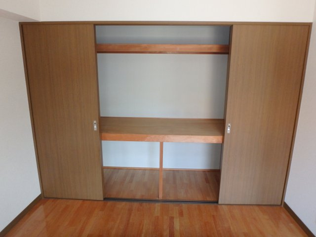 パークサイド雁宿1号館の収納