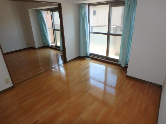 パークサイド雁宿1号館の洋室